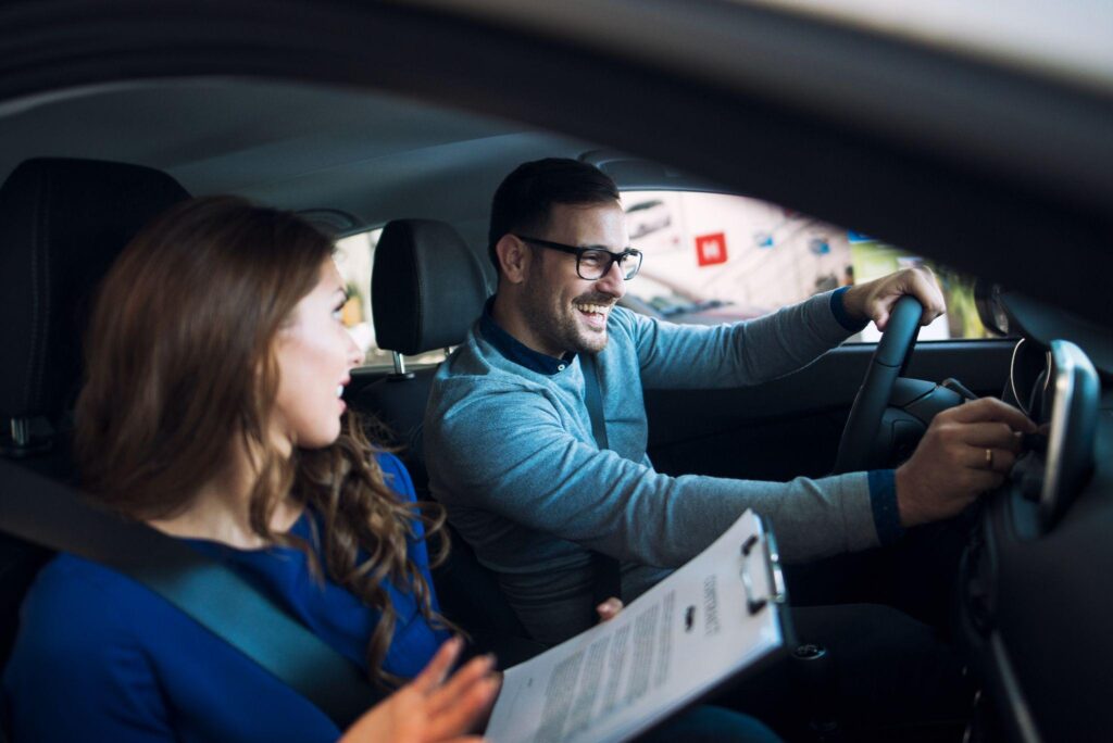 Driving School in Dollard-des-Ormeaux students preparing for SAAQ road test.